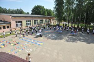 Uczniowie tomaszowskich szkół rozpoczęli wakacje