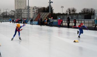 Udany weekend dla młodych łyżwiarzy z IUKS „Dziewiątka”