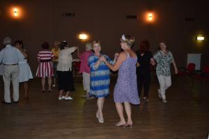Seniorzy tanecznym krokiem w stronę lata